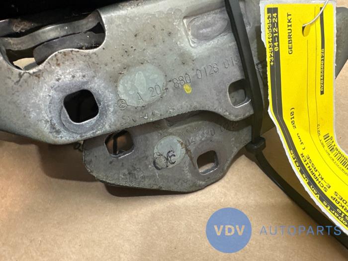 Zawias pokrywy silnika Mercedes E-Klasse