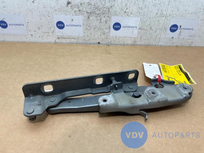 Zawias pokrywy silnika Mercedes E-Klasse