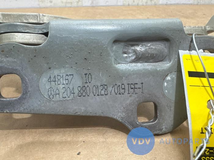 Zawias pokrywy silnika Mercedes E-Klasse