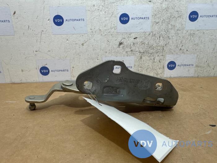 Zawias pokrywy silnika Mercedes E-Klasse