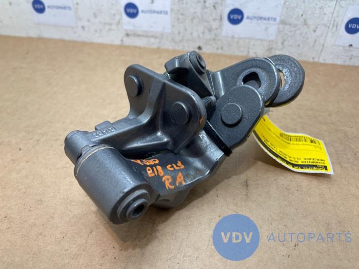 Zawias drzwi prawych tylnych Mercedes CLS-Klasse