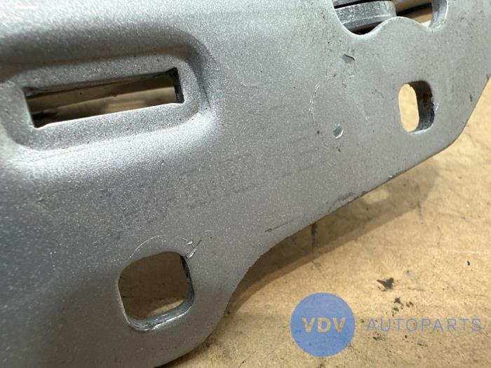 Zawias pokrywy silnika Mercedes C-Klasse