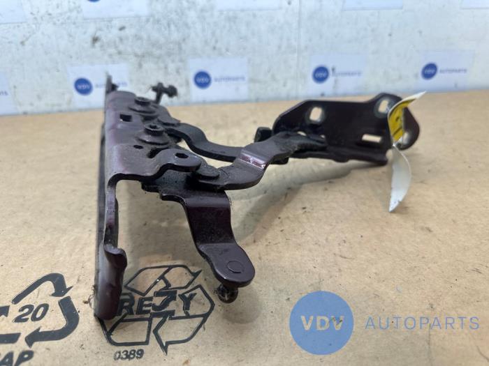 Zawias pokrywy silnika Mercedes C-Klasse