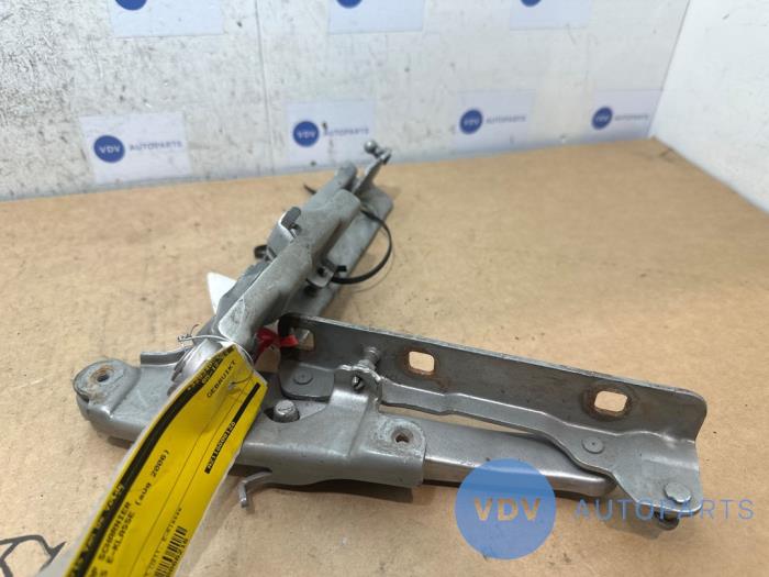 Zawias pokrywy silnika Mercedes E-Klasse