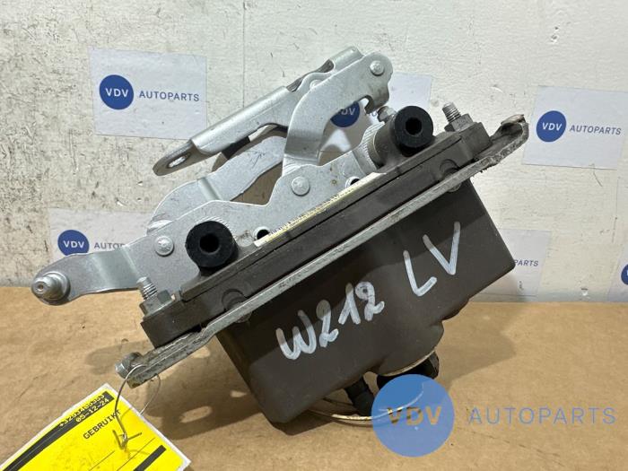 Pop up bonnet system Mercedes E-Klasse