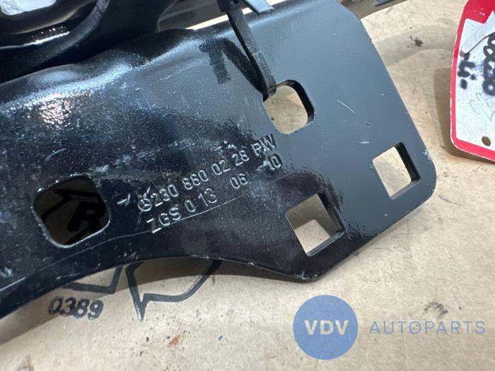 Zawias pokrywy silnika Mercedes SL