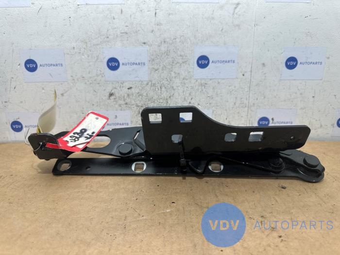 Zawias pokrywy silnika Mercedes SL