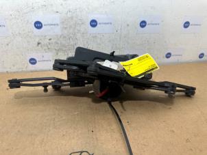 Gebruikte Achterklep Scharnier Mercedes SLK (R170) 2.3 230 K 16V Prijs € 199,65 Inclusief btw aangeboden door Autoparts Van De Velde