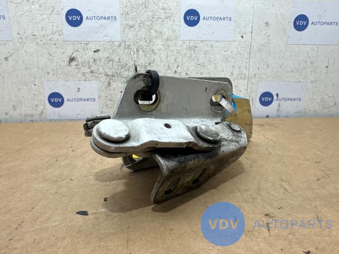 Zawias pokrywy silnika Mercedes Sprinter