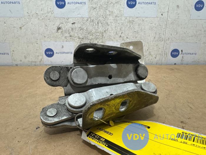 Zawias pokrywy silnika Mercedes Sprinter