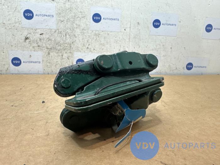 Zawias pokrywy silnika Mercedes Sprinter