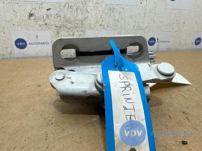 Zawias pokrywy silnika Mercedes Sprinter