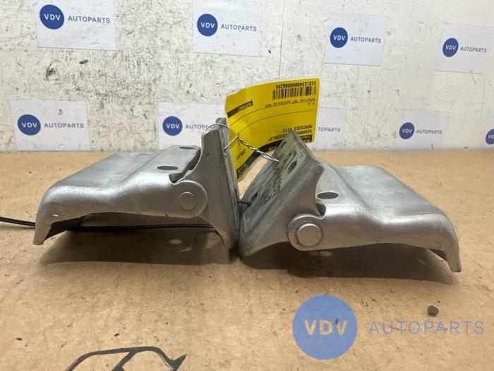 Bisagra del portón trasero Mercedes Vito