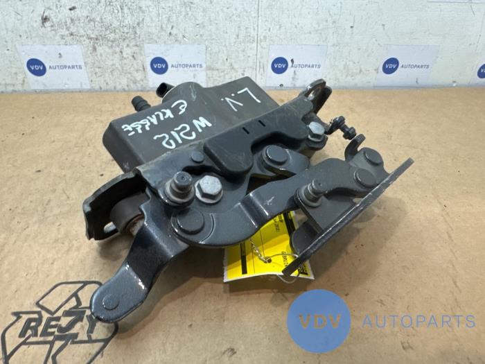 Système popup capot Mercedes E-Klasse