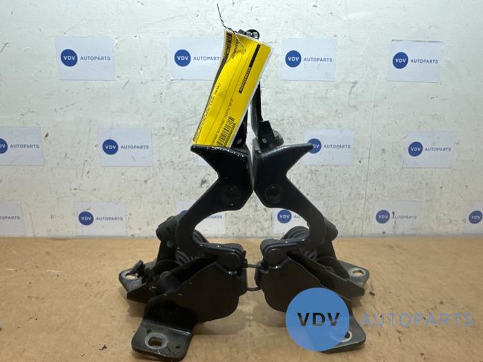 Système popup capot Mercedes E-Klasse