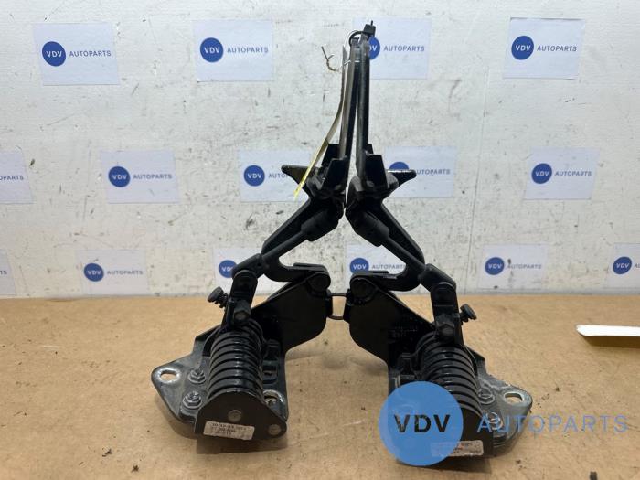 Popup System Motorhaube Mercedes E-Klasse