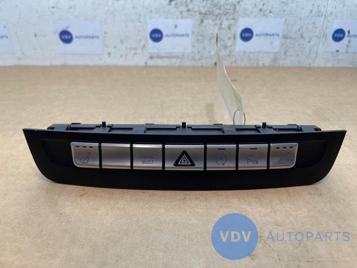 Przelacznik swiatel awaryjnych Mercedes B-Klasse