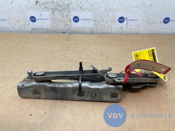 Zawias pokrywy silnika Mercedes S-Klasse