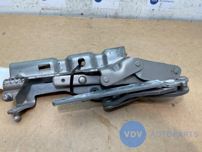 Bonnet Hinge Mercedes C-Klasse