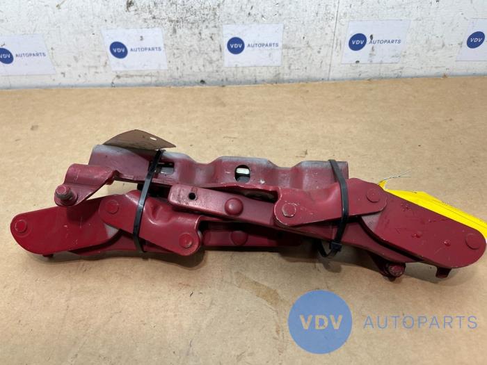 Charnière capot Mercedes C-Klasse