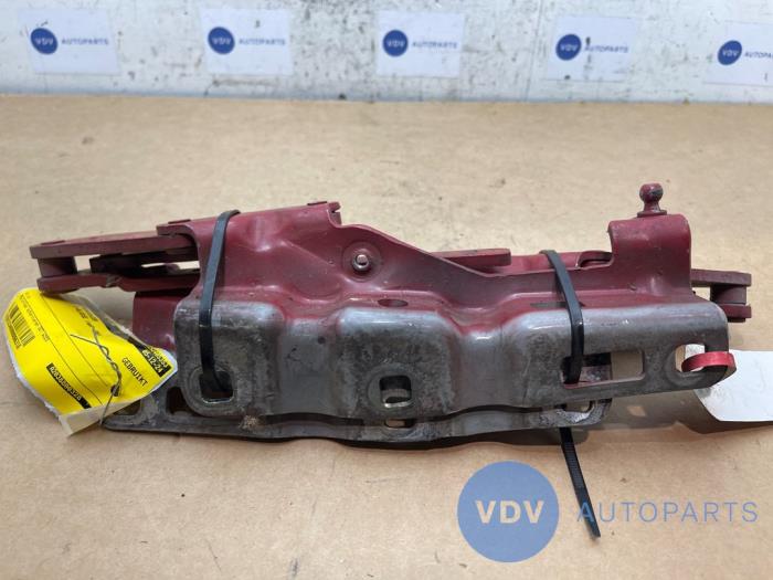 Charnière capot Mercedes C-Klasse