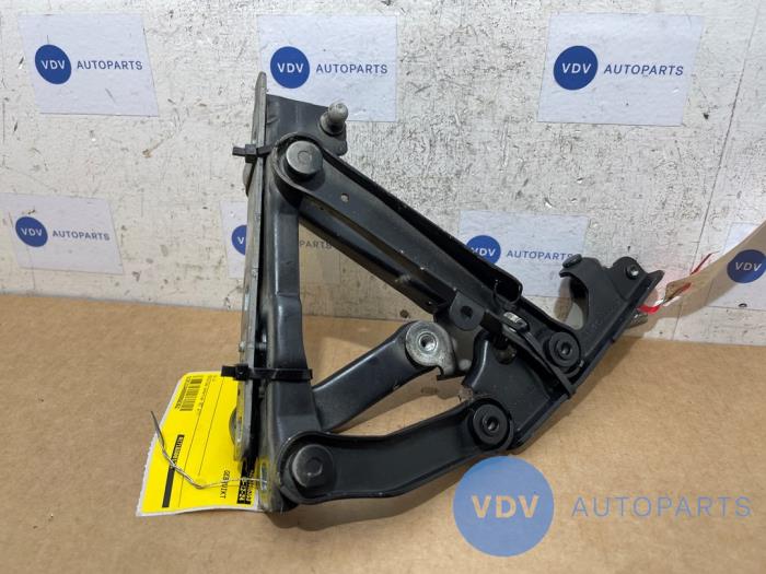 Zawias pokrywy silnika Mercedes SLK