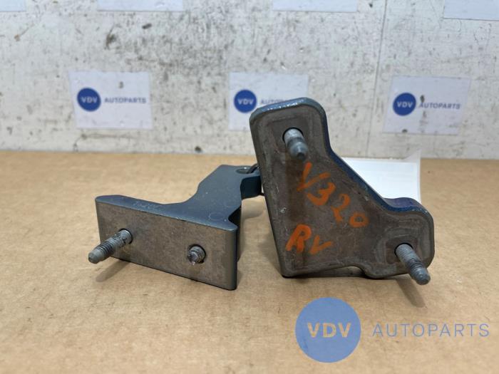 Charnière porte avant droite Mercedes GLC-Klasse