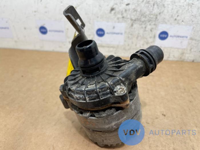 Water pump Mercedes CLS-Klasse