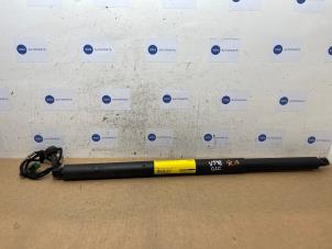 Gebruikte Kofferdekseldemper rechts-achter Mercedes GLC Coupe (C254) 2.0 300de 16V 4-Matic Prijs € 48,40 Inclusief btw aangeboden door Autoparts Van De Velde