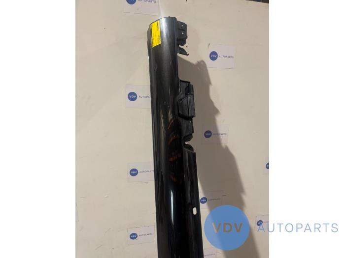 Próg lewy Mercedes C-Klasse