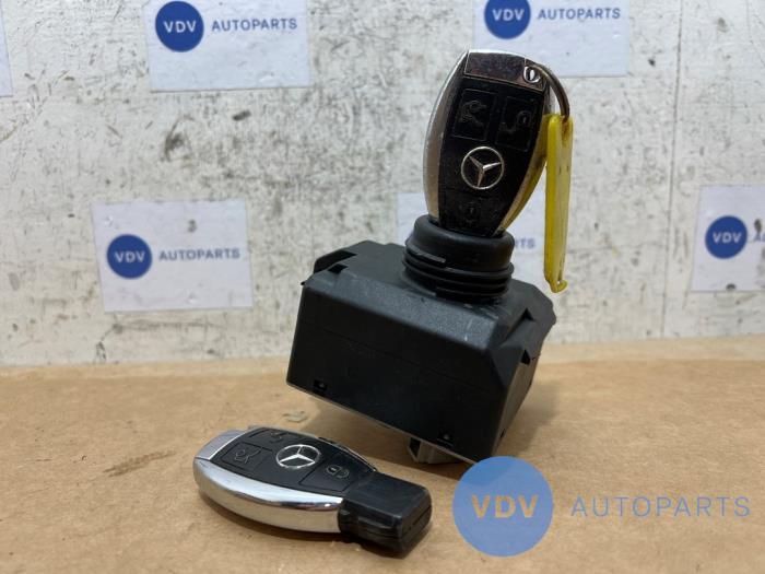 Ignition lock + computer Mercedes E-Klasse