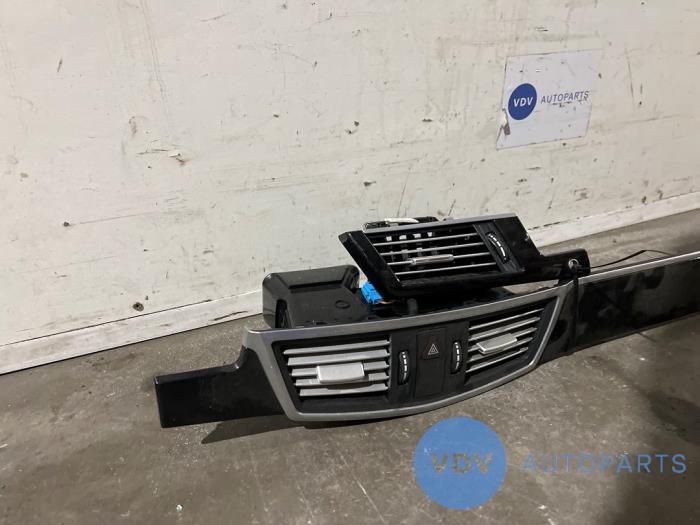 Dashboard decoration strip Mercedes E-Klasse