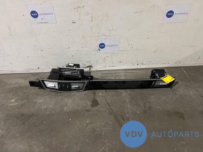 Dashboard decoration strip Mercedes E-Klasse