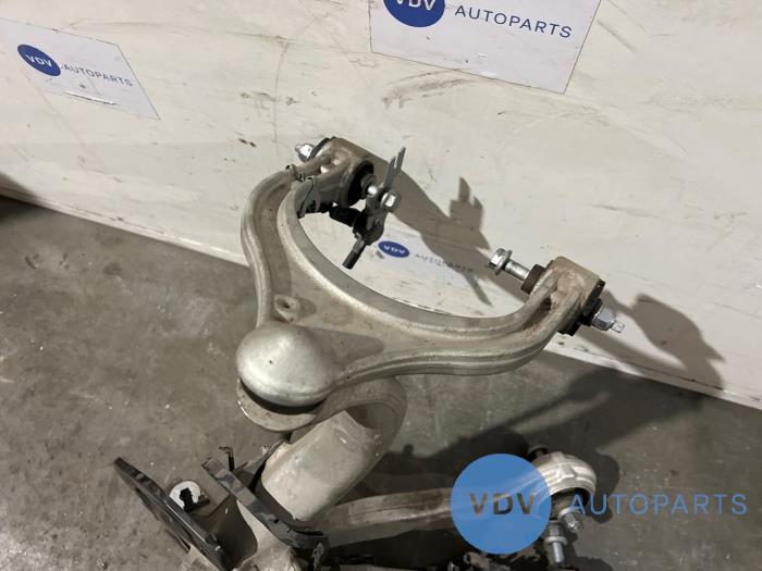 Fusee links-voor Mercedes GLC-Klasse