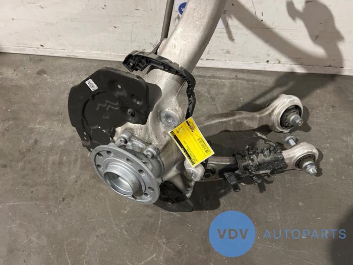 Fusee links-voor Mercedes GLC-Klasse