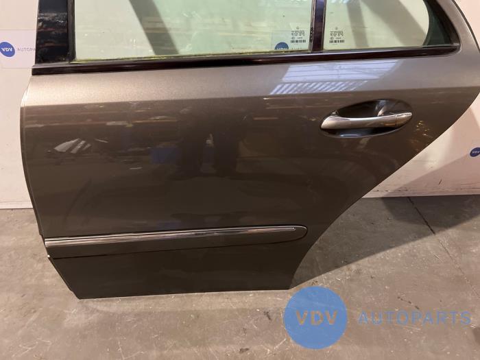 Drzwi lewe tylne wersja 4-drzwiowa Mercedes E-Klasse