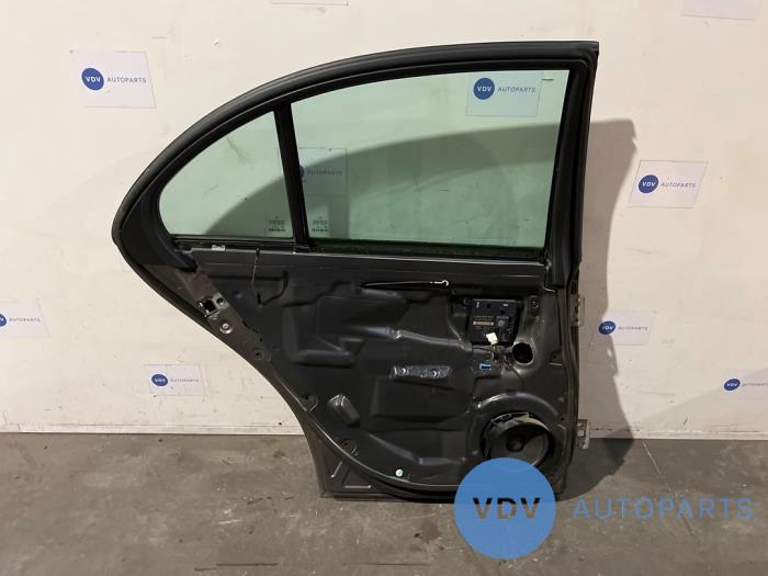 Drzwi lewe tylne wersja 4-drzwiowa Mercedes E-Klasse