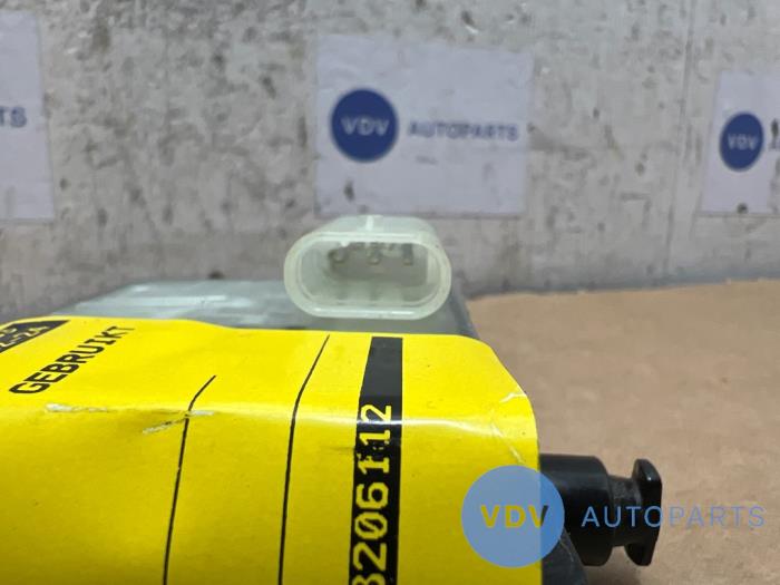 Scharnier tank klep Mercedes GLE