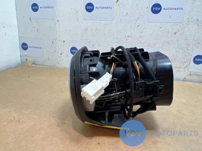 Kratka wentylacyjna deski rozdzielczej Mercedes GLC-Klasse