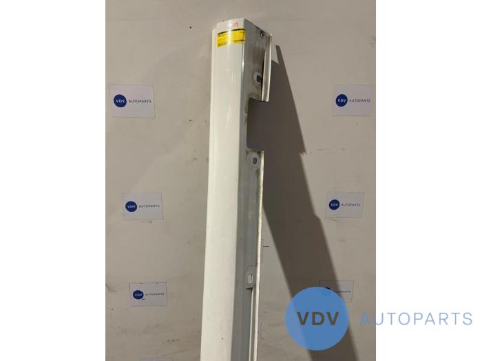 Sill, left Mercedes B-Klasse