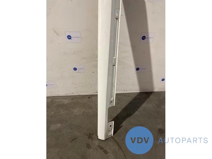 Sill, left Mercedes B-Klasse