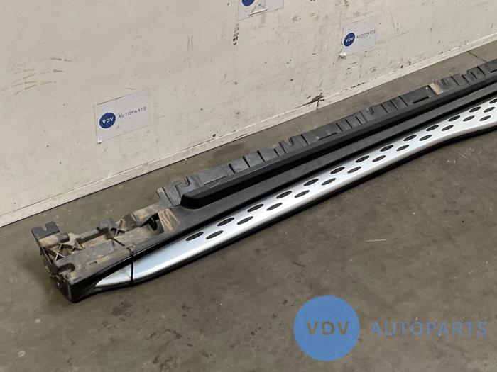 Sill, left Mercedes GLC-Klasse