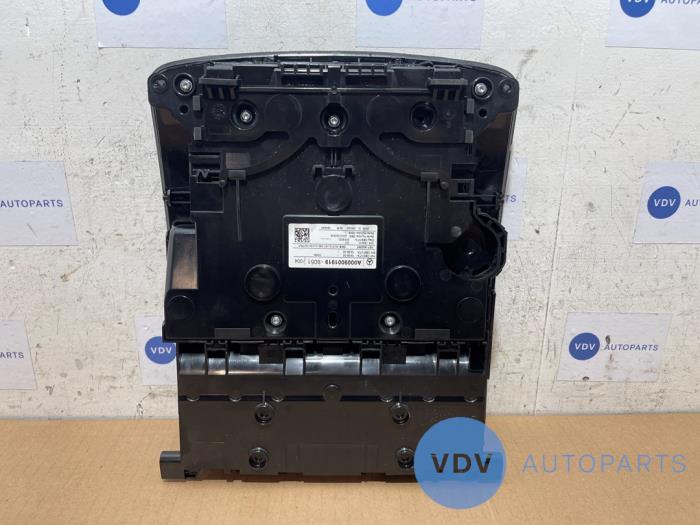 Oswietlenie wewnetrzne przód Mercedes CLA