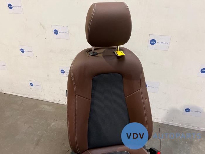 Stoel rechts Mercedes CLA