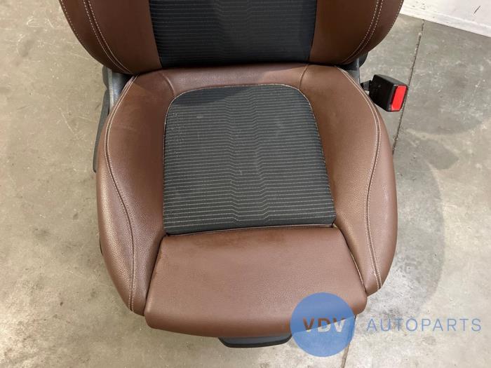 Stoel rechts Mercedes CLA