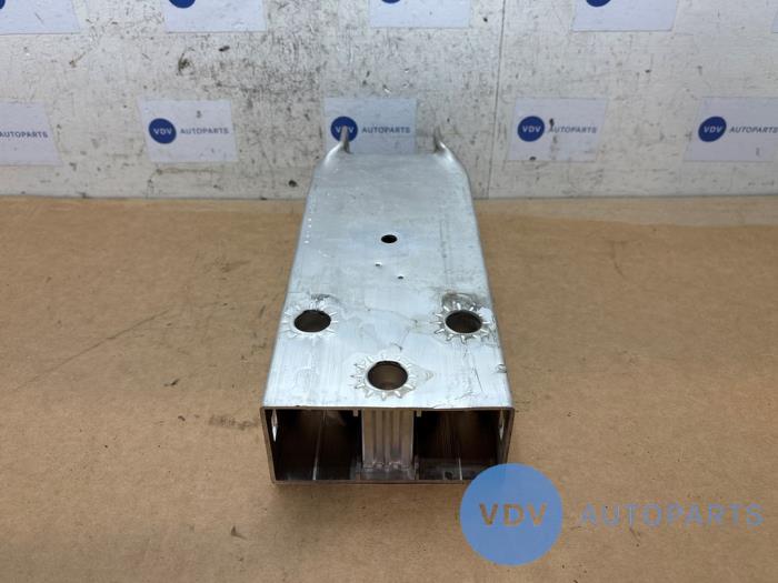 Wspornik (rózne) Mercedes EQB