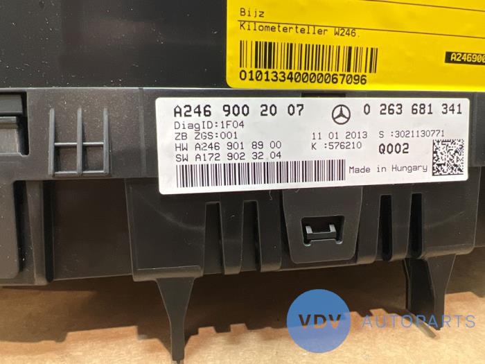 Tacho - Kombiinstrument KM Mercedes B-Klasse