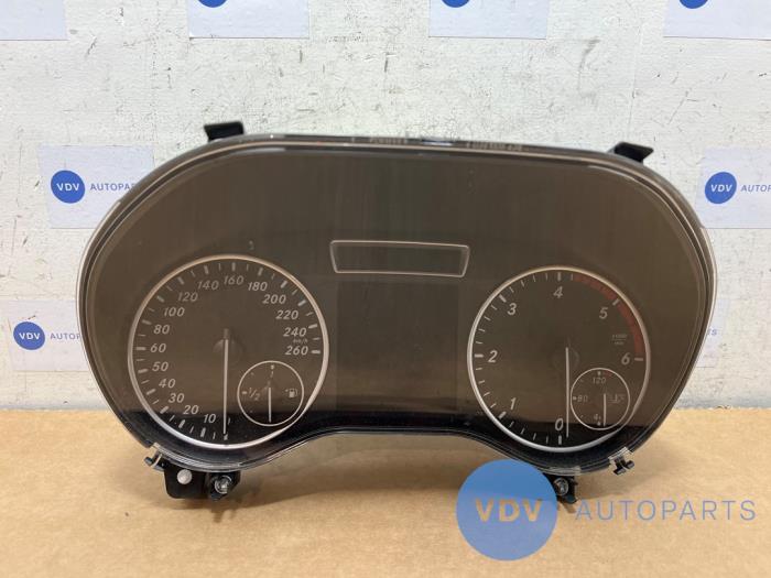 Tacho - Kombiinstrument KM Mercedes B-Klasse