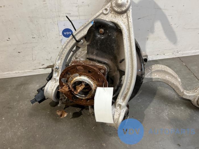 Knuckle, front right Mercedes S-Klasse