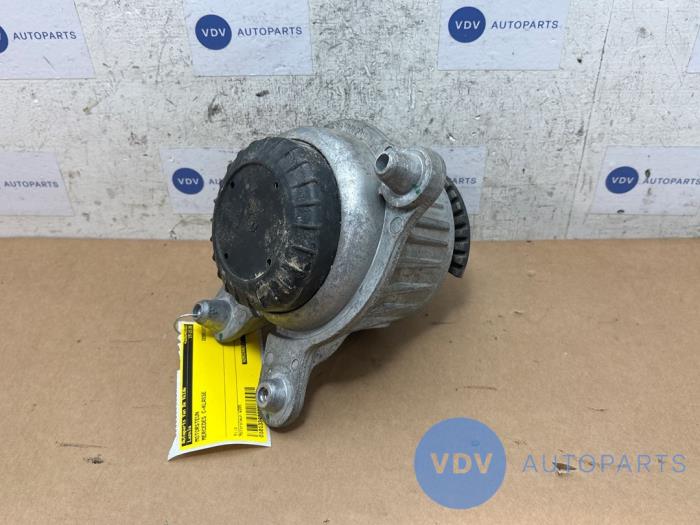 Engine mount Mercedes C-Klasse